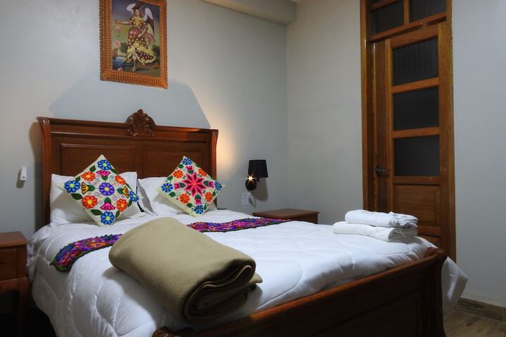 Room 4 of 10