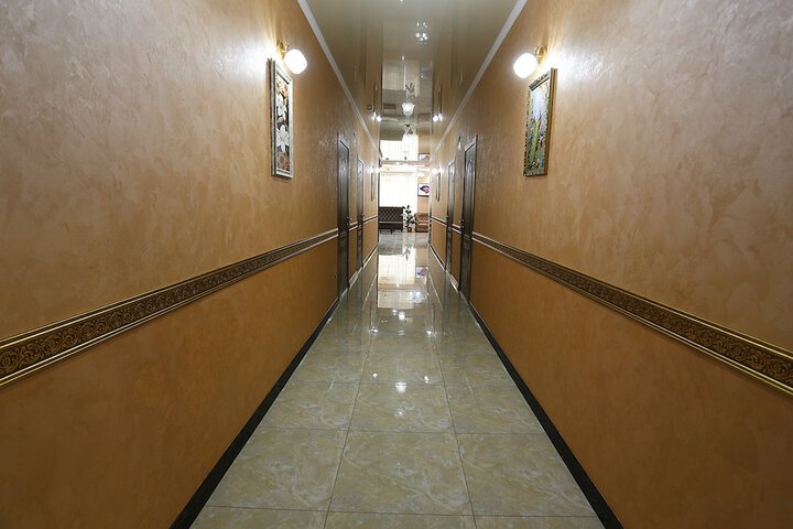 Ballroom/Hall 35 of 36