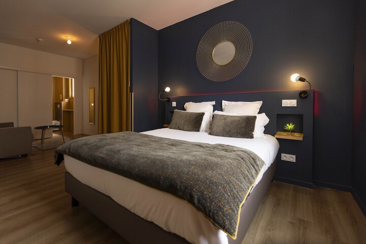Room 84 of 210