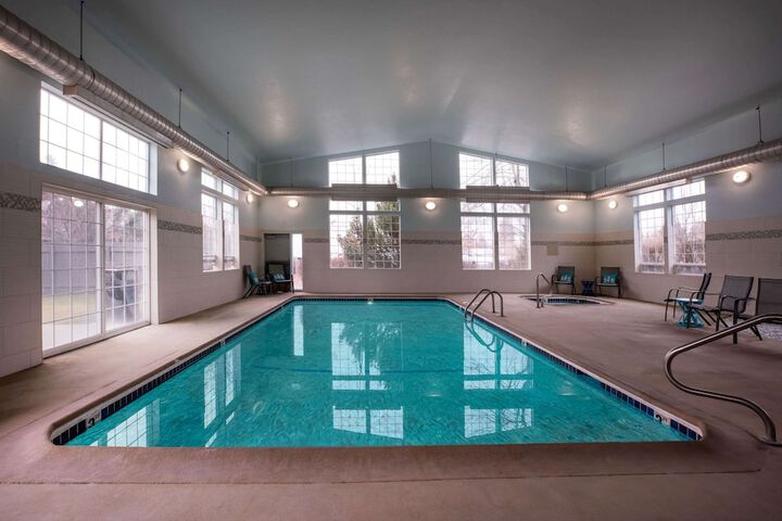 Pool 20 of 34