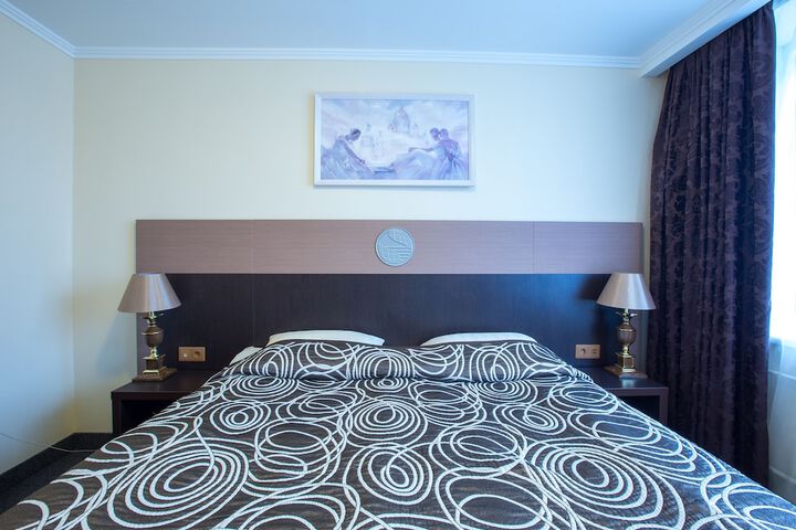 Room 4 of 60
