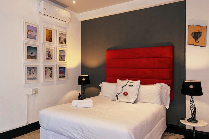 Room 8 of 110