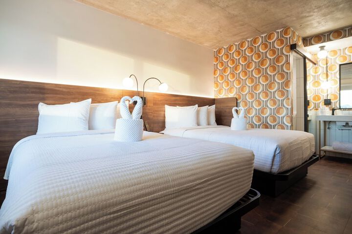 Room 20 of 76