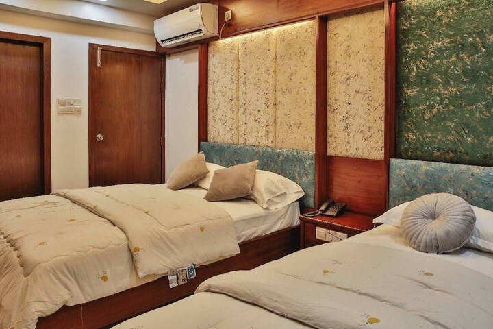 Room 21 of 32