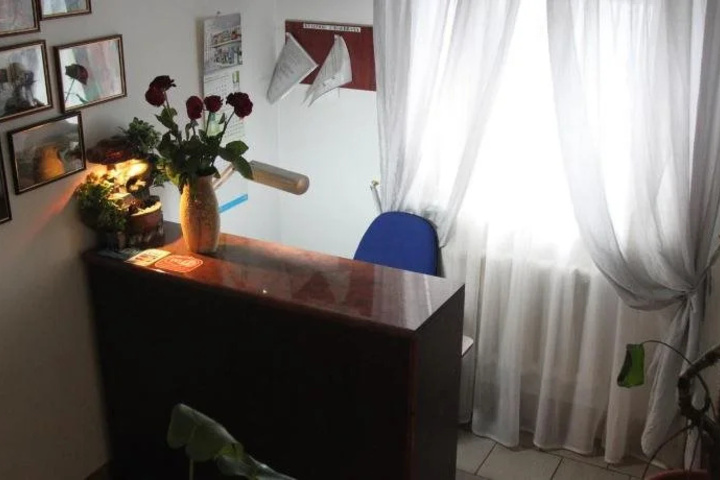 Room 12 of 18