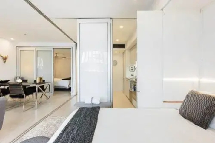 Room 2 of 11