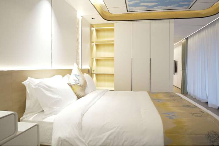 Room 16 of 95