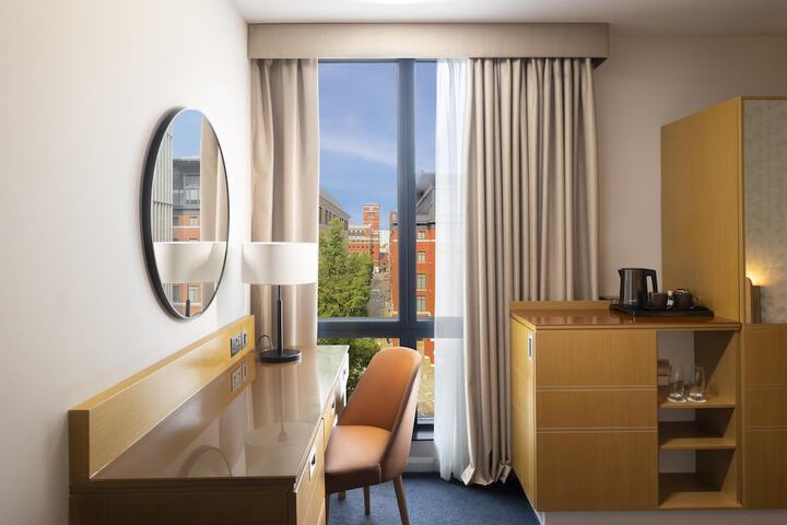 Room 22 of 81