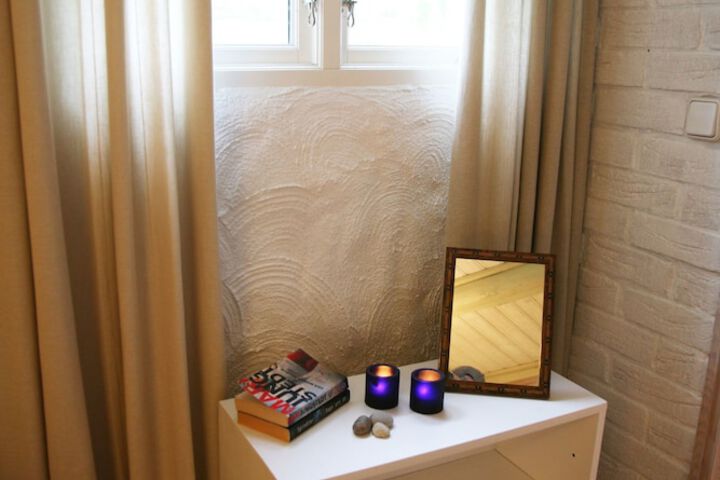 Room 4 of 189