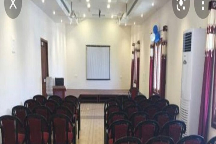 Ballroom/Hall 10 of 13