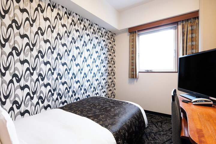 Room 9 of 47