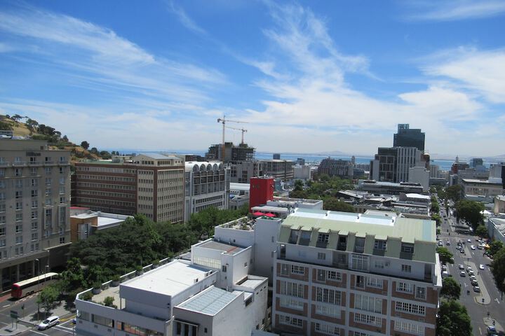 Room 4 of 9
