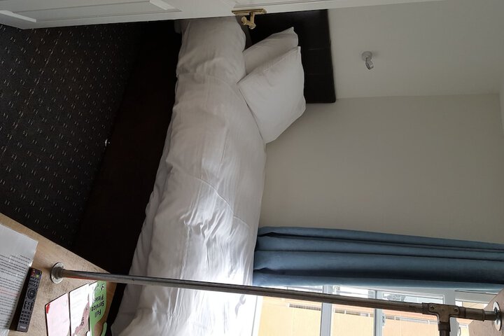 Room 18 of 36