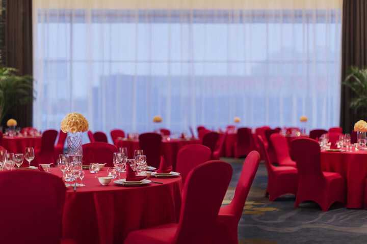 Ballroom/Hall 27 of 30