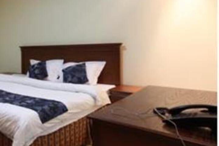 Room 2 of 6