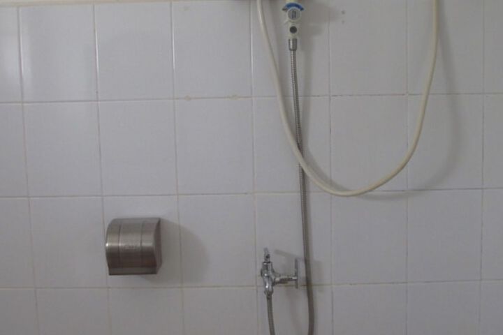 Room 14 of 38