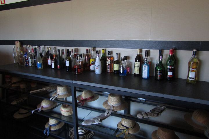 Lounge 43 of 88
