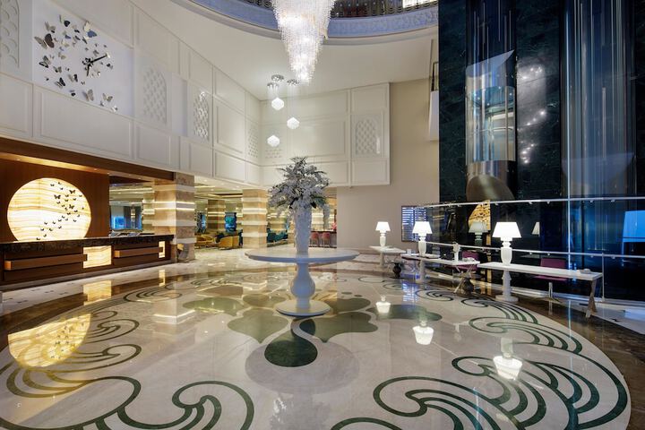 Hotel Lobby