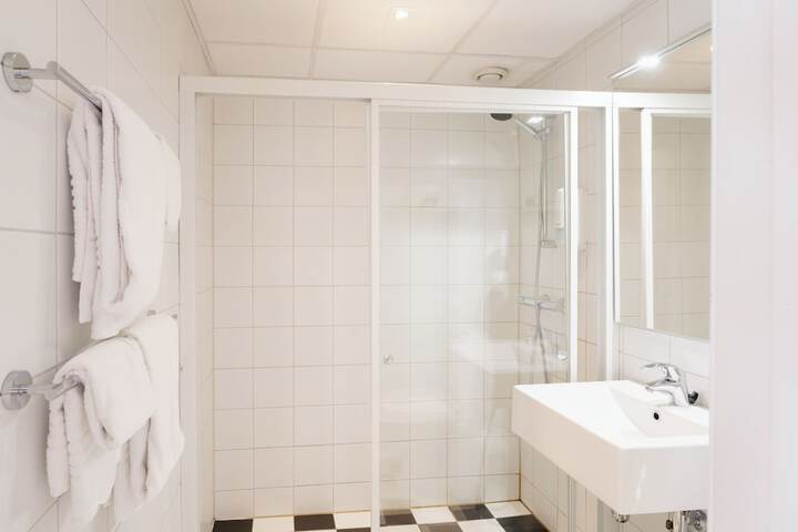 Room 95 of 130