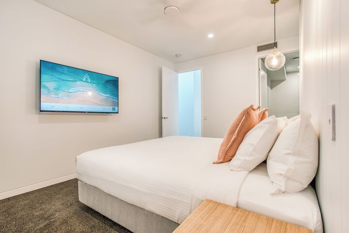 Room 44 of 193