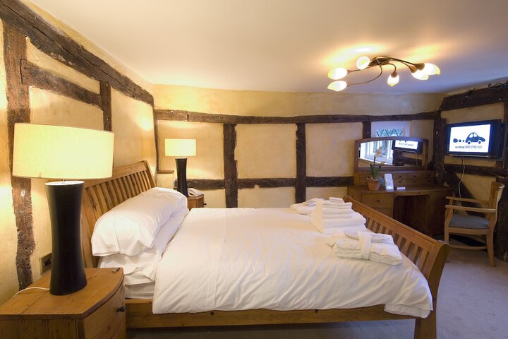 Room 4 of 61