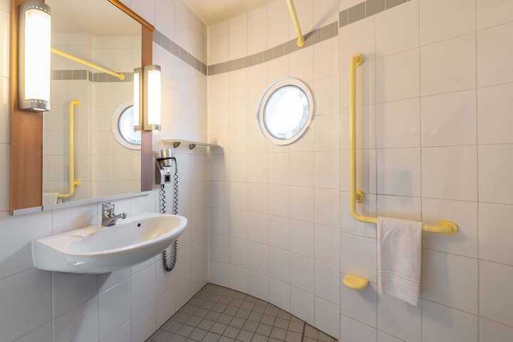 Clean Restrooms