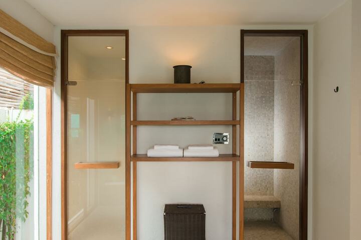 Room 54 of 86