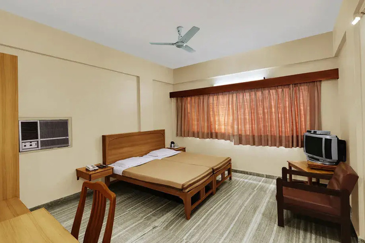 Room 3 of 8