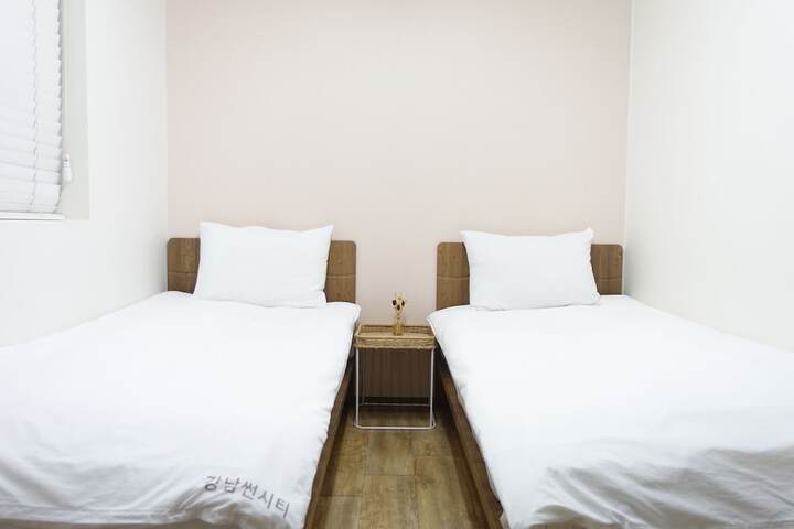 Room 14 of 29