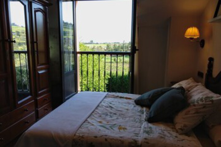 Room 25 of 37