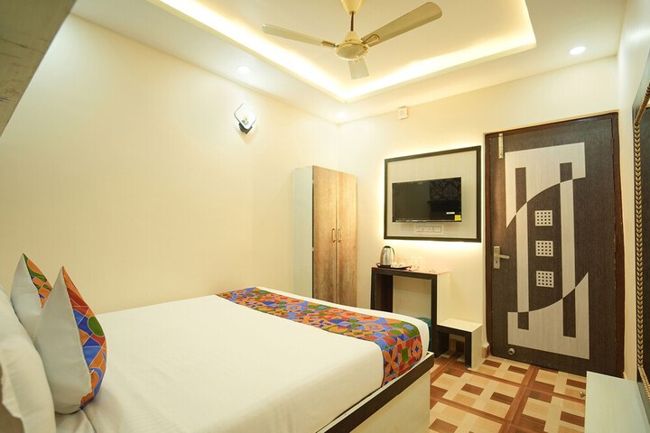 Room 14 of 26