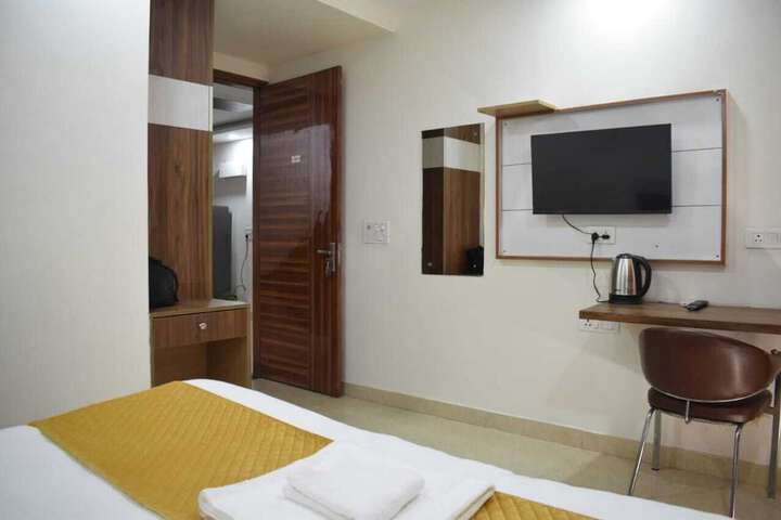 Room 6 of 21