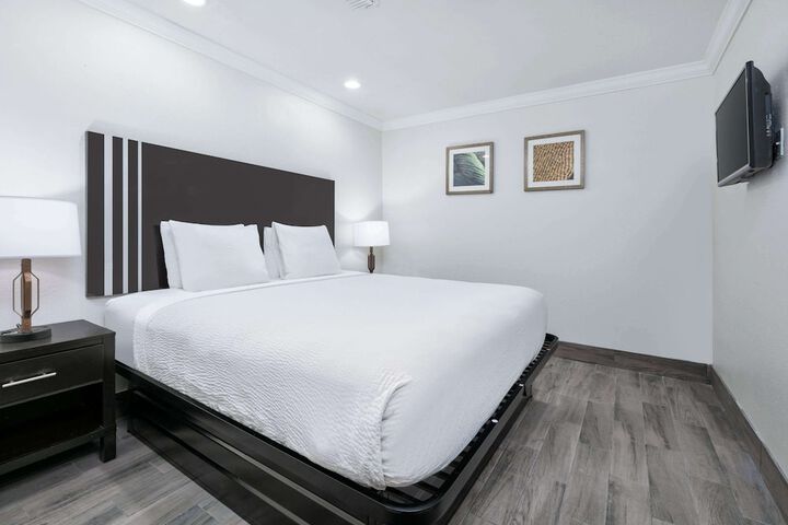 Room 19 of 35