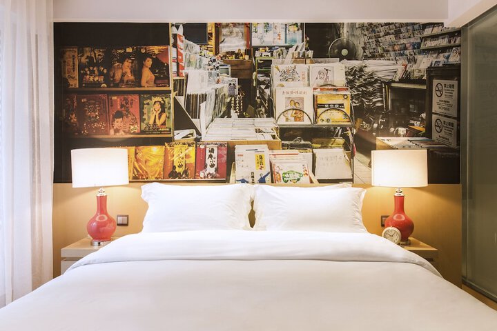 Room 6 of 37