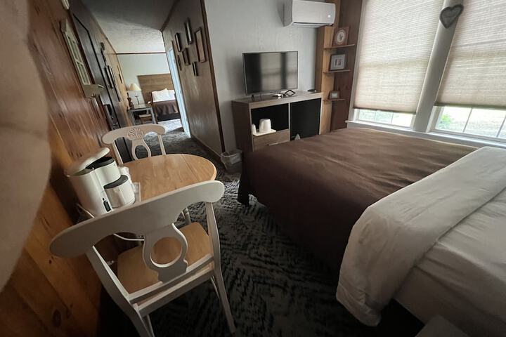 Room 16 of 48