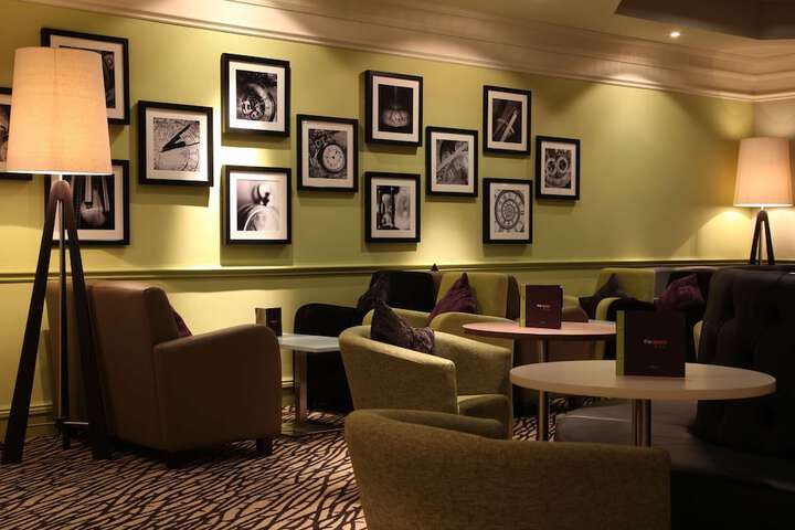 Entrance & Lobby