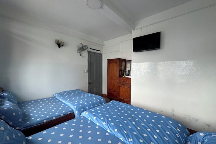 Room 9 of 10