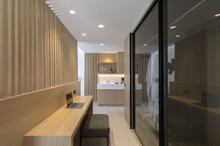 Room 8 of 37
