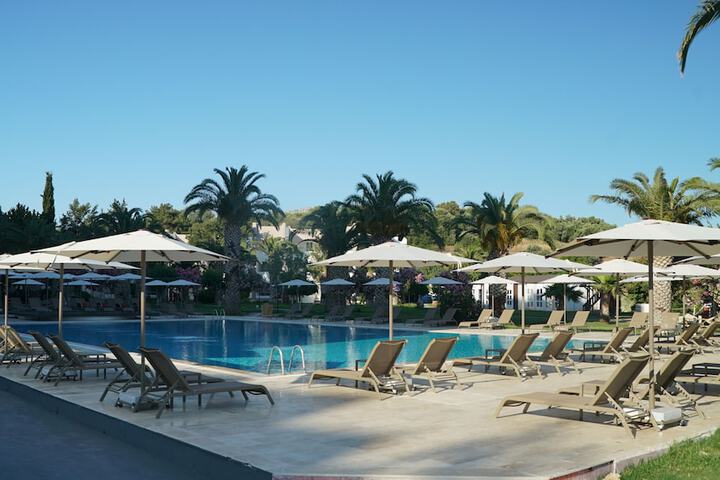 Pool 26 of 63