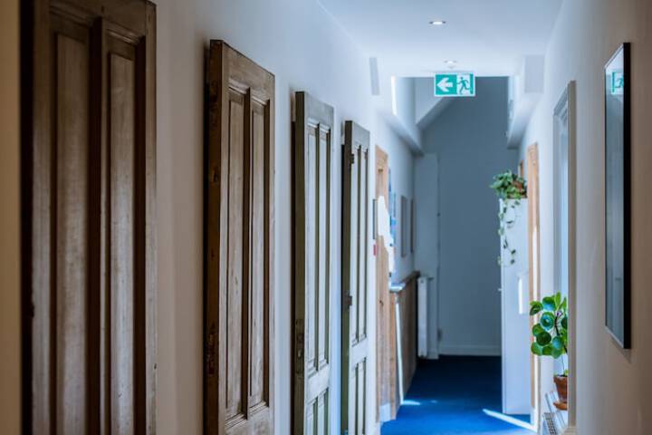 Ballroom/Hall 56 of 74