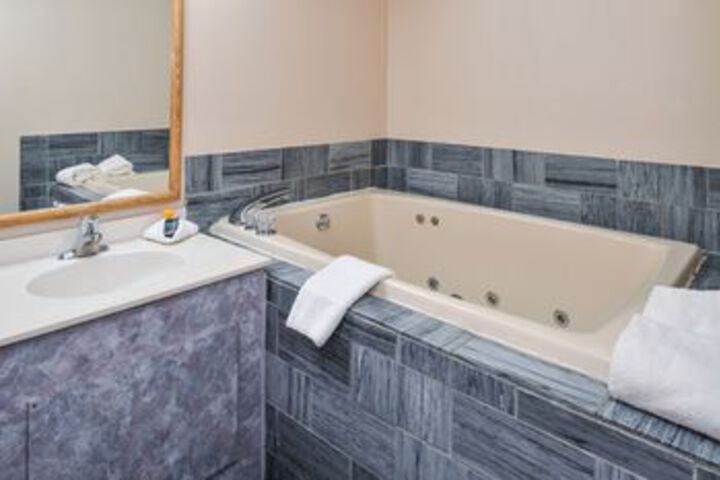 Room 3 of 46