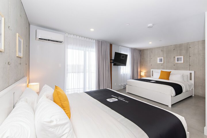 Room 11 of 25