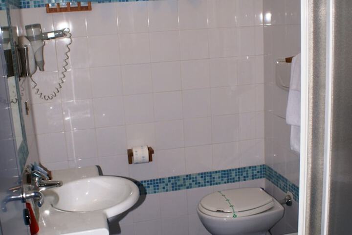 Room 7 of 31