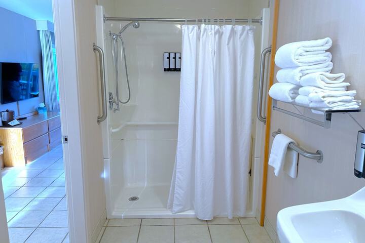 Room 70 of 111