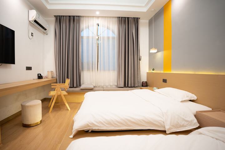 Room 17 of 49