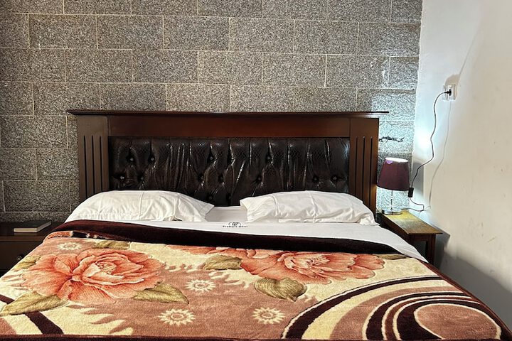 Room 105 of 307