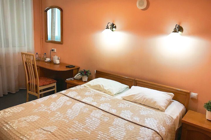 Room 5 of 42