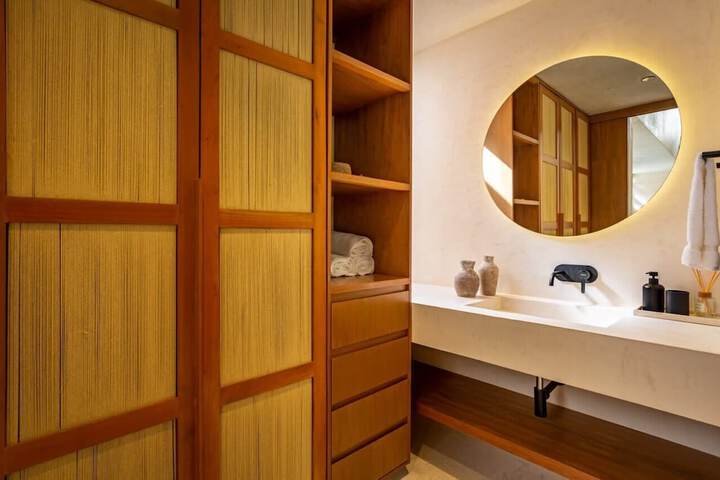 Room 135 of 740
