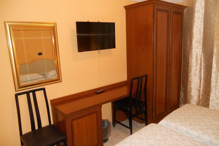 Room 20 of 66