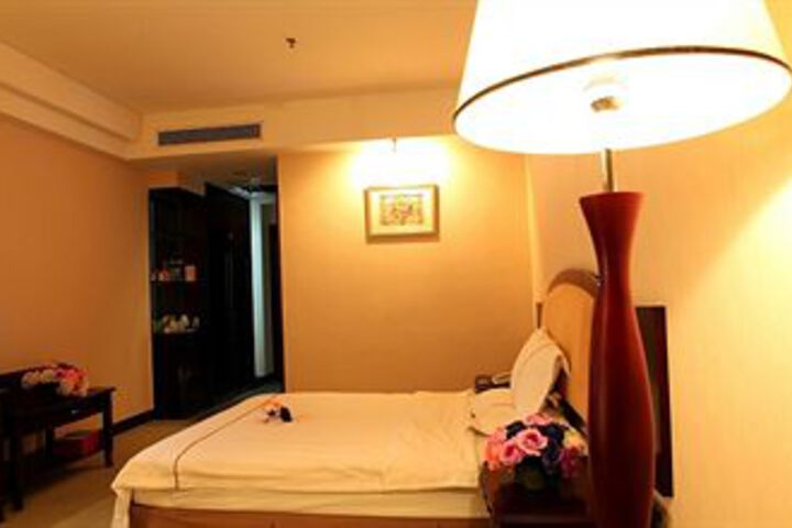 Room 10 of 27